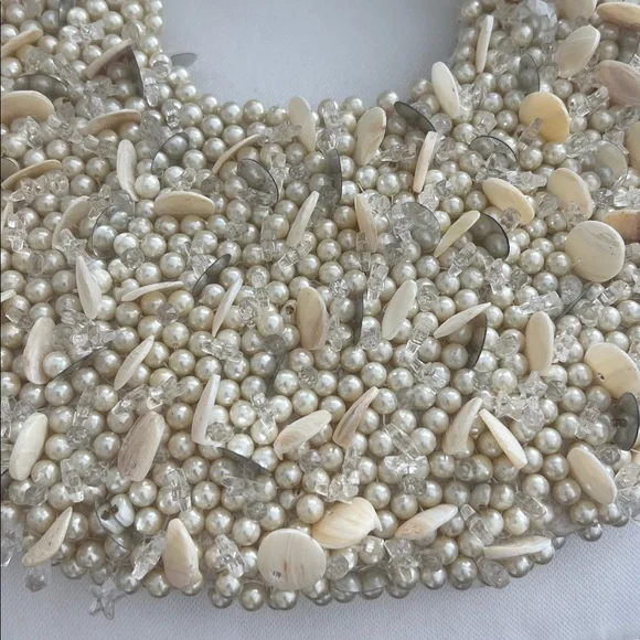 Seashell, Pearl and Beaded Cream Handbag - Picture 3 of 4